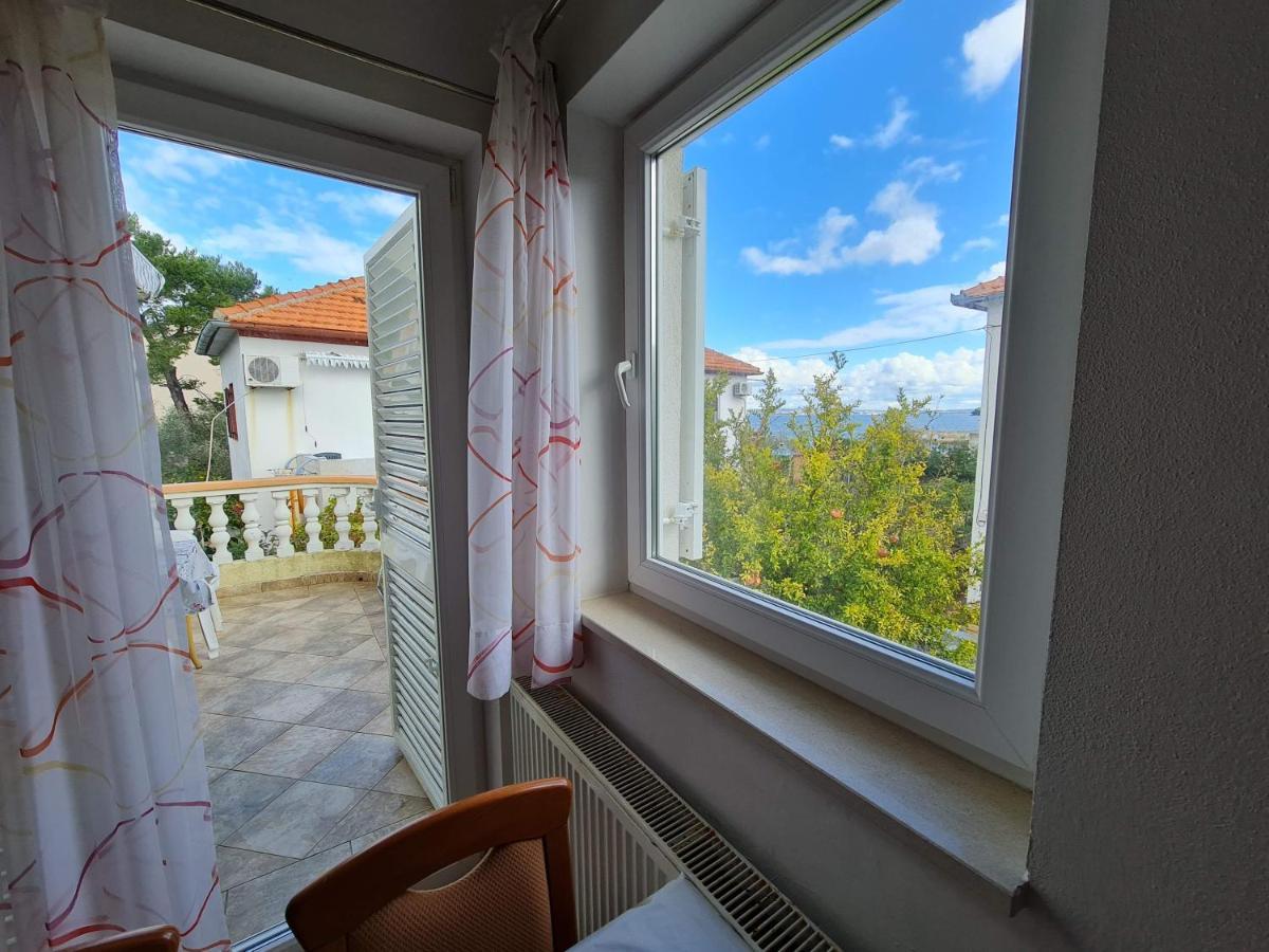 Apartmani Lenka Ugljan Exterior photo