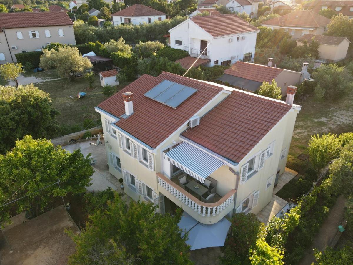 Apartmani Lenka Ugljan Exterior photo
